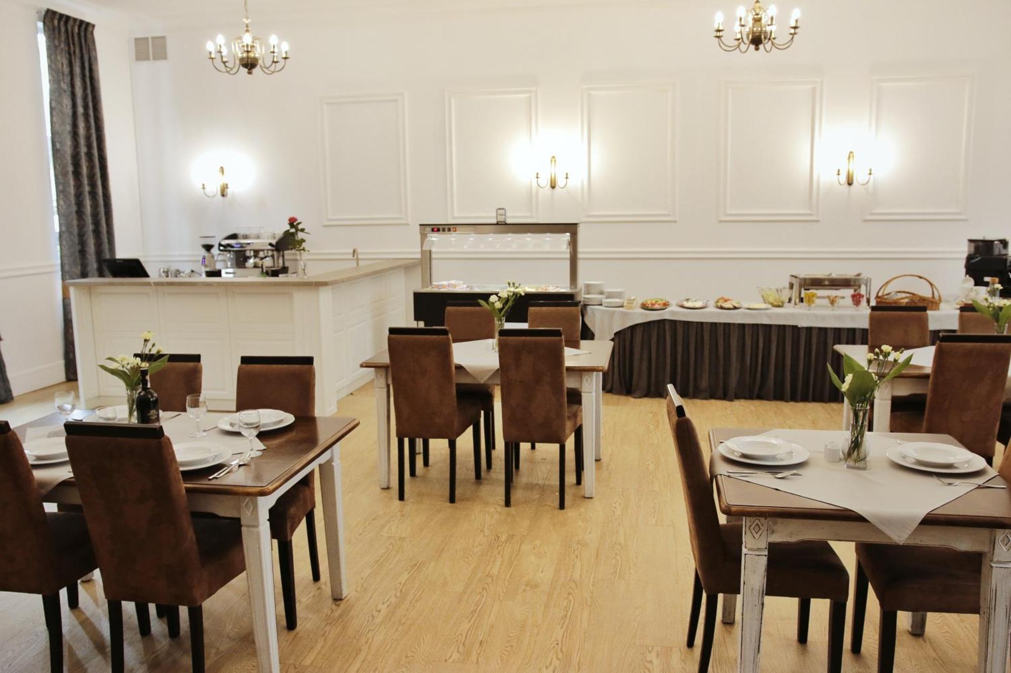 Savoy Acomodação com café da manhã Spała Exterior foto