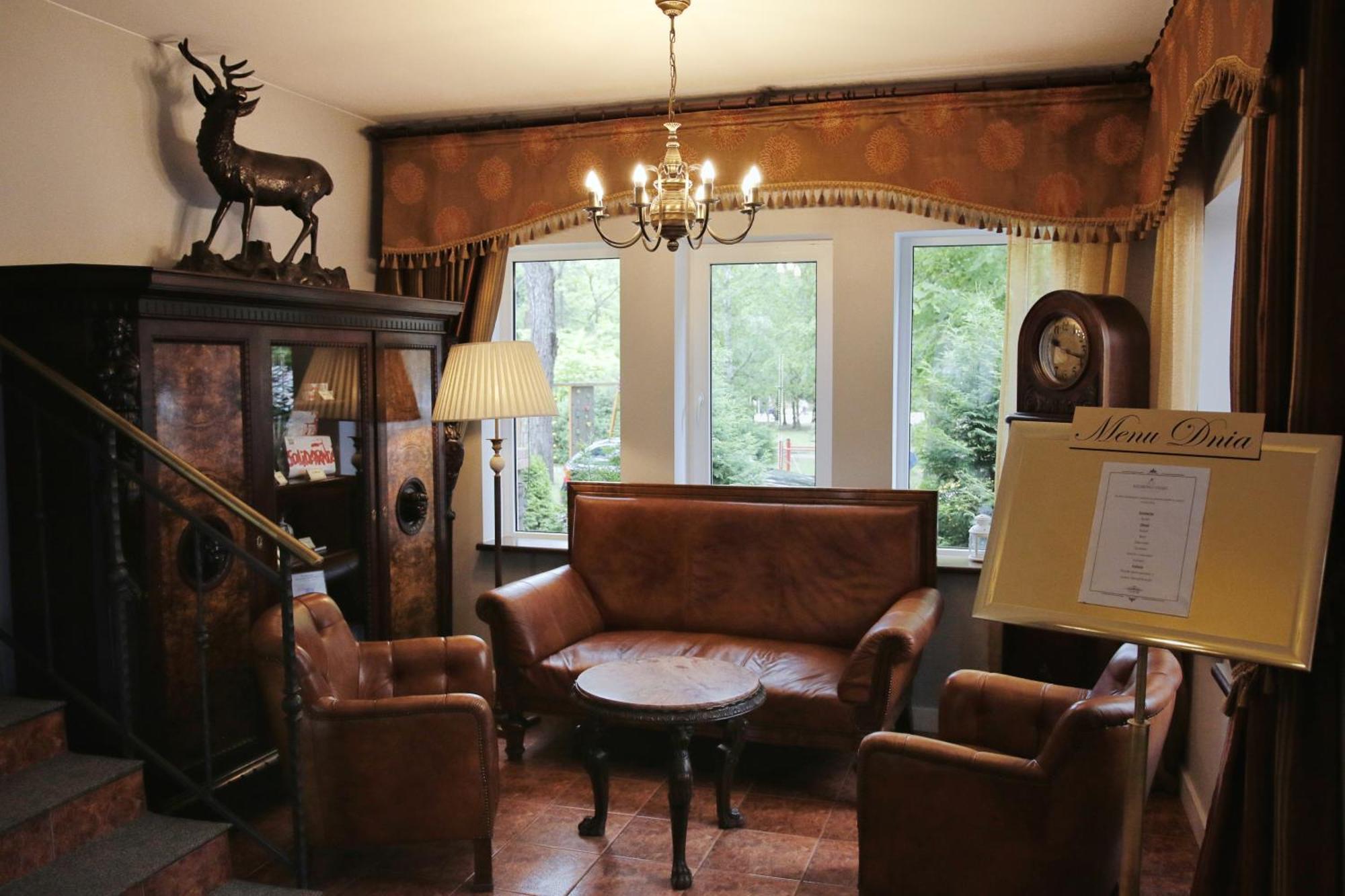 Savoy Acomodação com café da manhã Spała Exterior foto